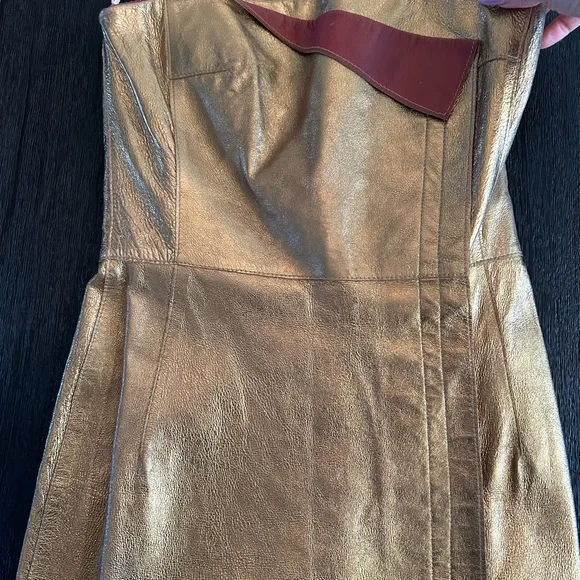 BCBG MaxAzria Strapless Gold
dress - Picture 7 of 9